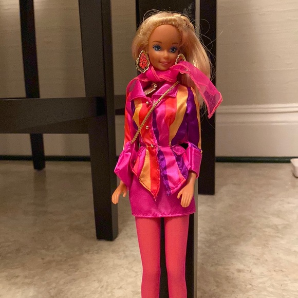 Who is this? - Picture 1 of 1